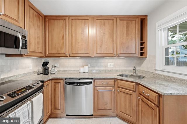 2916 BROOK DR, Falls Church, VA 22042