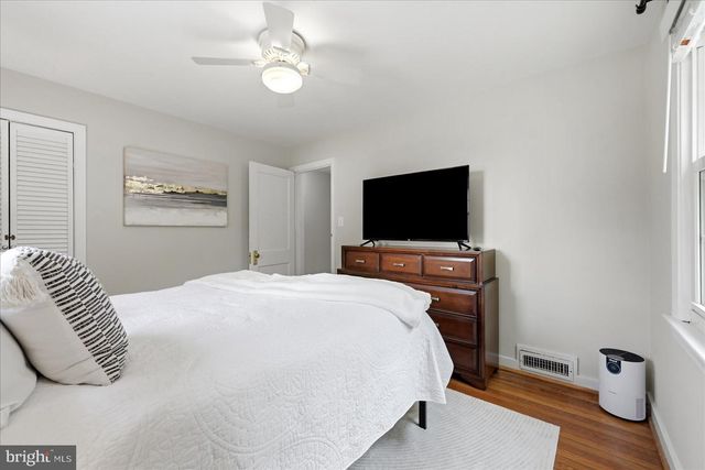 2916 BROOK DR, Falls Church, VA 22042