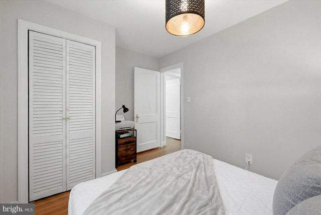 2916 BROOK DR, Falls Church, VA 22042