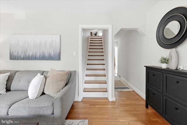 2916 BROOK DR, Falls Church, VA 22042