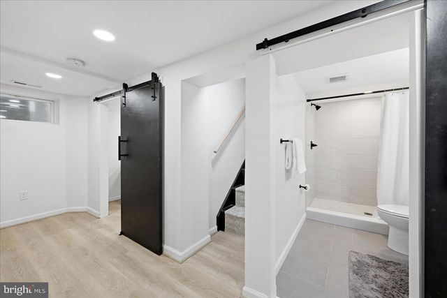 2916 BROOK DR, Falls Church, VA 22042