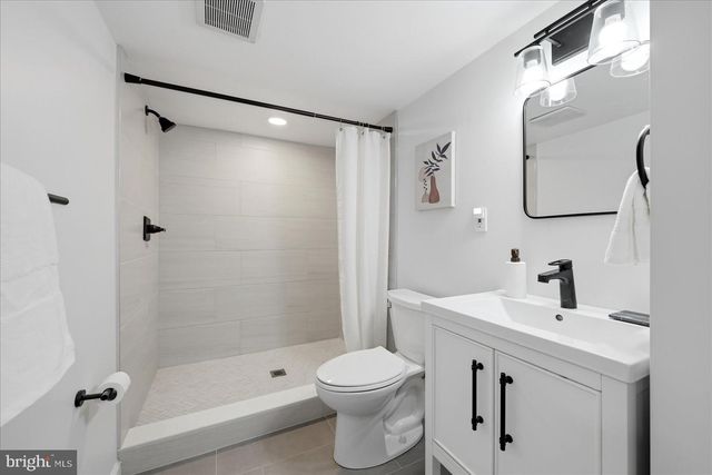 2916 BROOK DR, Falls Church, VA 22042