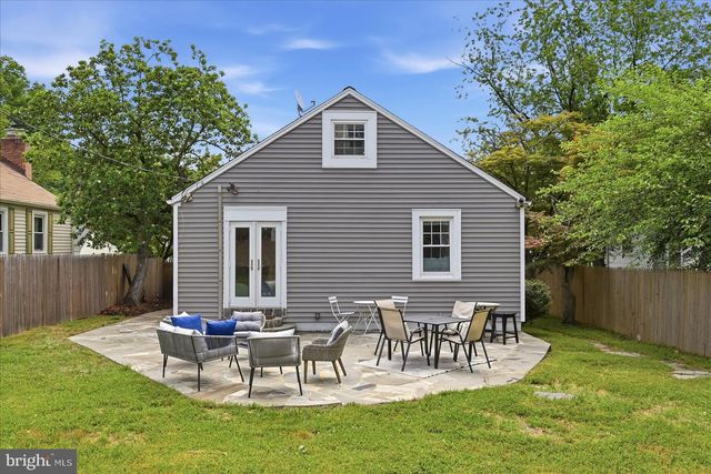 2916 BROOK DR, Falls Church, VA 22042