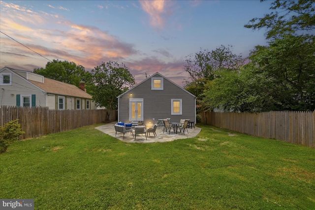 2916 BROOK DR, Falls Church, VA 22042