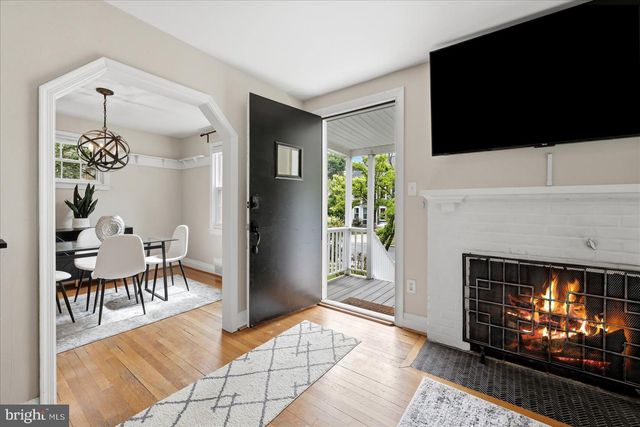 2916 BROOK DR, Falls Church, VA 22042