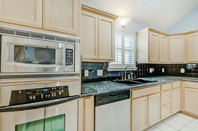 7621 Clearview Lane, Lumberton, TX 77657