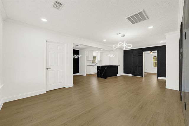 513 Main Street, Pasadena, TX 77506