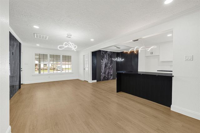 513 Main Street, Pasadena, TX 77506