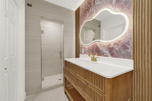 513 Main Street, Pasadena, TX 77506