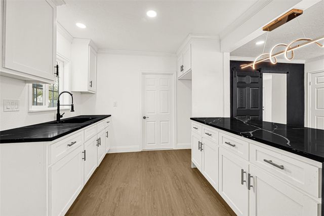 513 Main Street, Pasadena, TX 77506