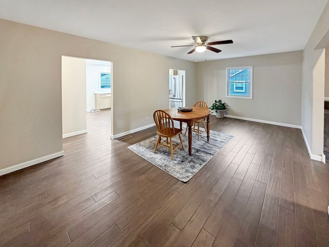 2128 Lancaster Heights Road, Freeport, IL 61032