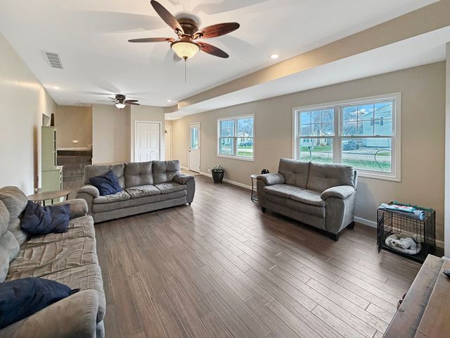 2128 Lancaster Heights Road, Freeport, IL 61032