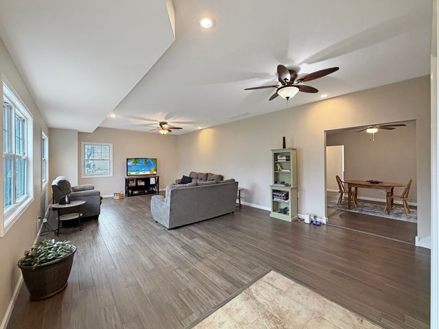 2128 Lancaster Heights Road, Freeport, IL 61032