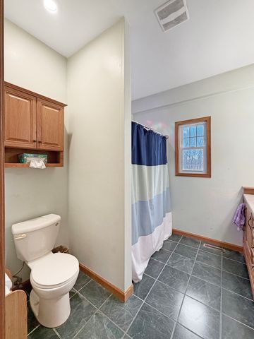 2128 Lancaster Heights Road, Freeport, IL 61032