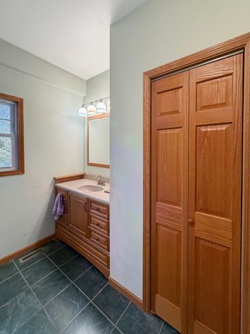 2128 Lancaster Heights Road, Freeport, IL 61032