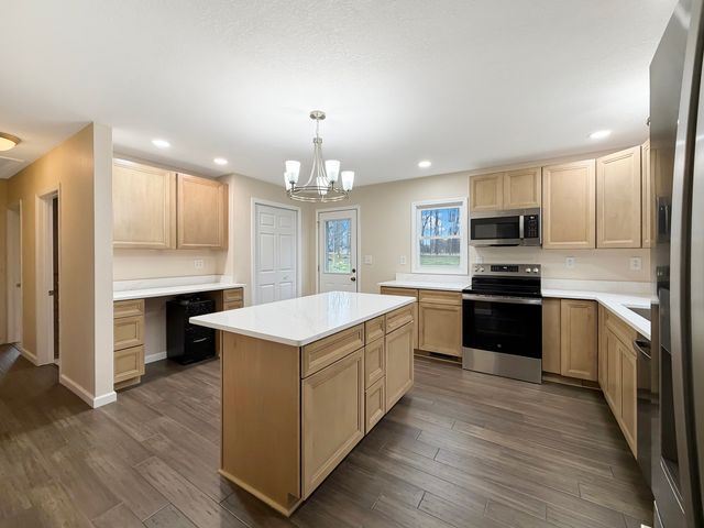 2128 Lancaster Heights Road, Freeport, IL 61032