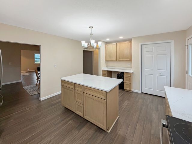 2128 Lancaster Heights Road, Freeport, IL 61032