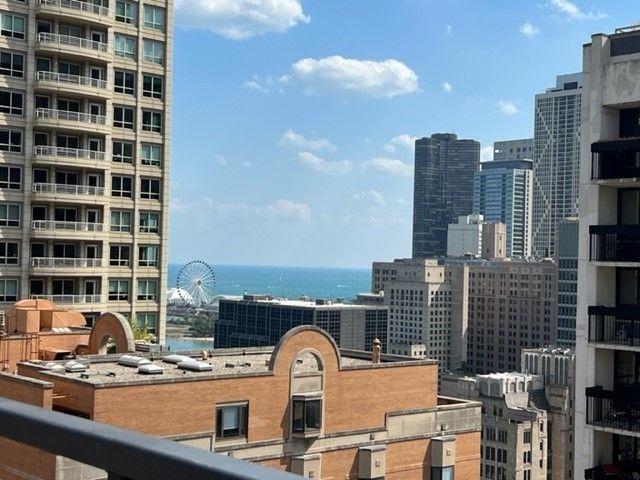 850 N DeWitt Place 22F, Chicago, IL 60611