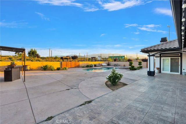 7381 Cygnet Road, Phelan, CA 92371