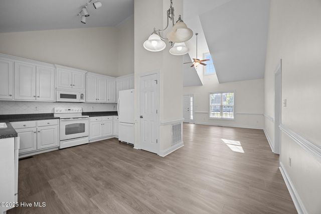 2012 Cherrytree Lane, Winterville, NC 28590