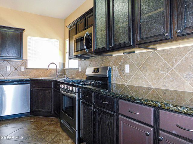 14204 OTTER POINT Court, El Paso, TX 79938