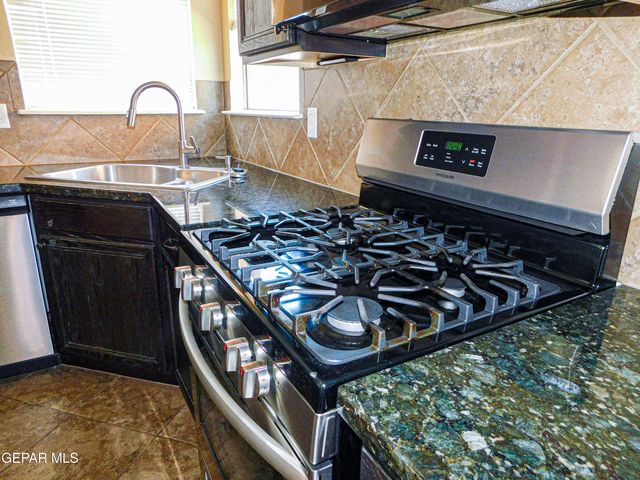 14204 OTTER POINT Court, El Paso, TX 79938