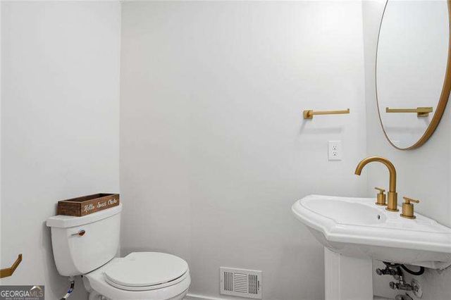10210 Kinross Road, Roswell, GA 30076