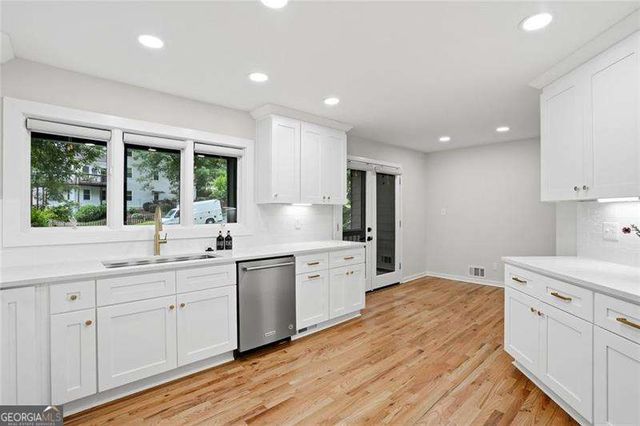 10210 Kinross Road, Roswell, GA 30076