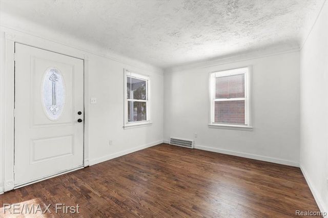 1602 Hoffman Avenue, Royal Oak, MI 48067