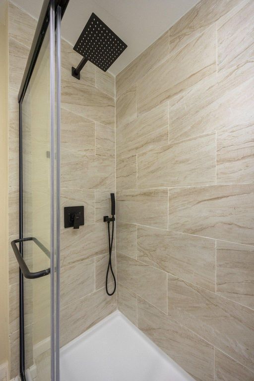 Image 18 of property listing at 3920 MOUNT PLEASANT AVE, Baltimore, MD 21224