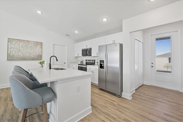 1016 NW 20th TER, Cape Coral, FL 33993