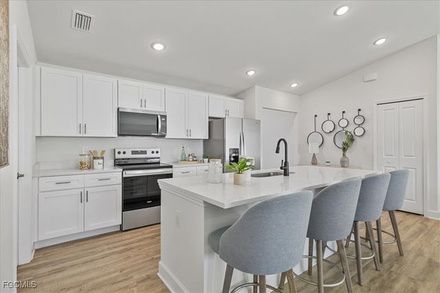 1016 NW 20th TER, Cape Coral, FL 33993