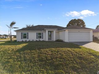 1016 NW 20th TER, Cape Coral, FL 33993