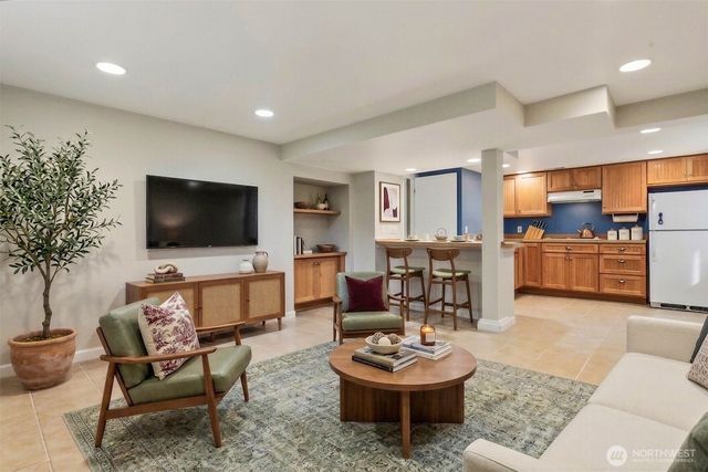 2815 NW 96th Street, Seattle, WA 98117