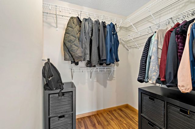 10408 Zinran Avenue S, Bloomington, MN 55438