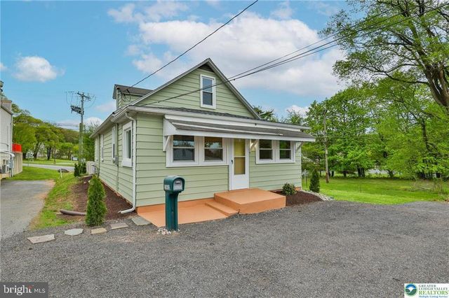 1861 E EMMAUS AVE, Allentown, PA 18103