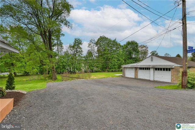 1861 E EMMAUS AVE, Allentown, PA 18103