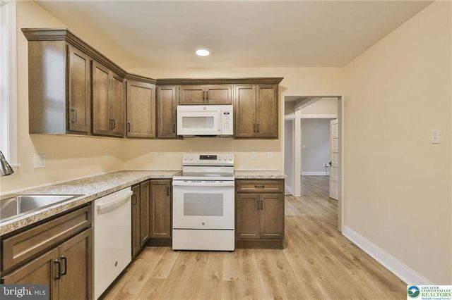 1861 E EMMAUS AVE, Allentown, PA 18103