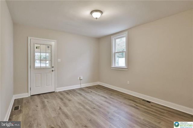 1861 E EMMAUS AVE, Allentown, PA 18103
