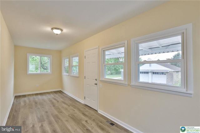 1861 E EMMAUS AVE, Allentown, PA 18103