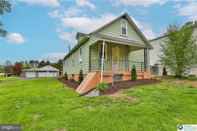 1861 E EMMAUS AVE, Allentown, PA 18103