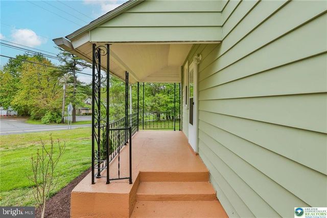 1861 E EMMAUS AVE, Allentown, PA 18103