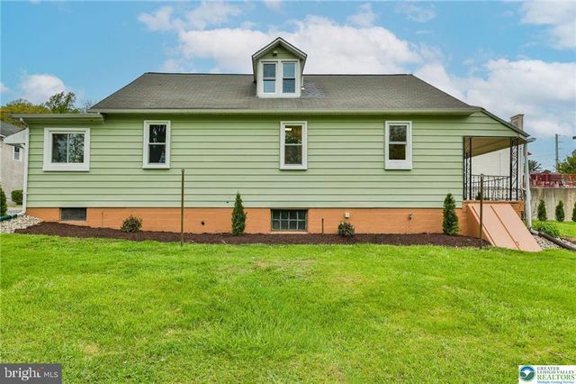 1861 E EMMAUS AVE, Allentown, PA 18103