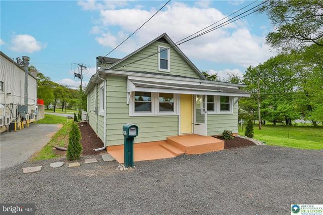 1861 E EMMAUS AVE, Allentown, PA 18103