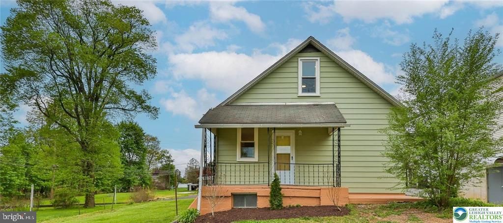 1861 E EMMAUS AVE, Allentown, PA 18103
