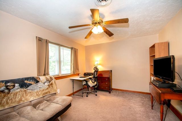 20 Cleverly St A4, Abington, MA 02351