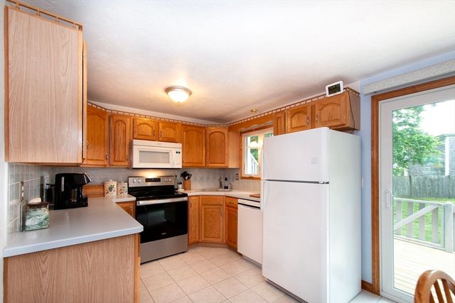 20 Cleverly St A4, Abington, MA 02351