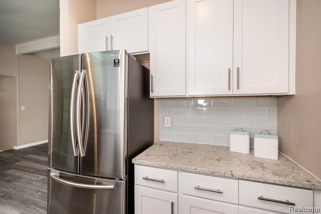1239 Ashover Drive, Bloomfield Charter Township, MI 48304