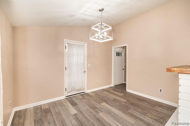1239 Ashover Drive, Bloomfield Charter Township, MI 48304