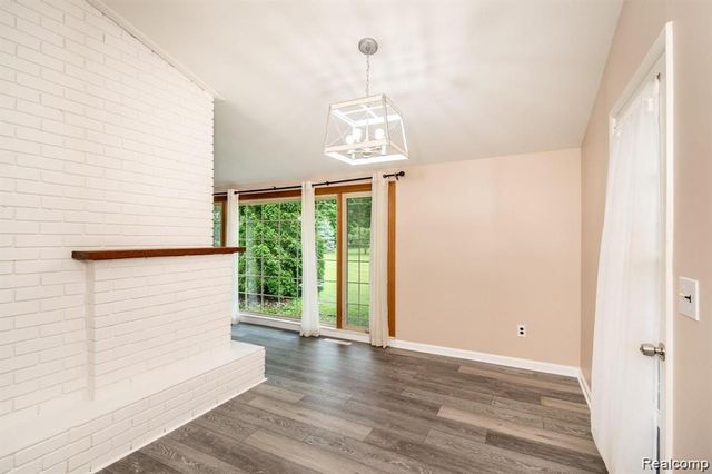 1239 Ashover Drive, Bloomfield Charter Township, MI 48304